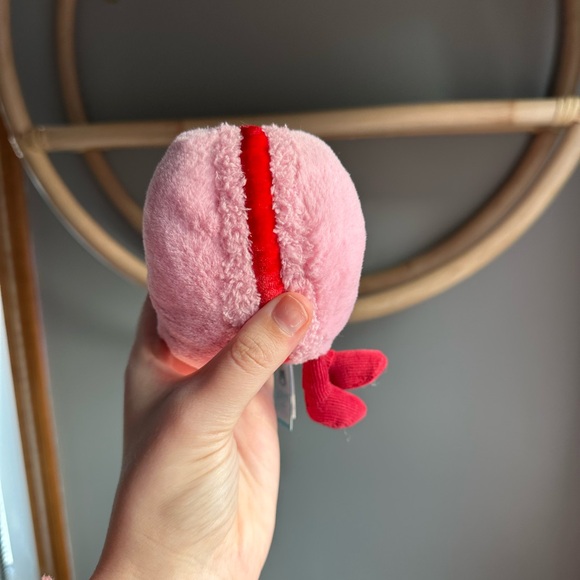 Jellycat Amuseables Colette Heart Macaron - Picture 3 of 4
